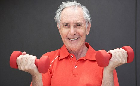 65歲以上老人步行，有5大益處！但過度行走或會帶來嚴重的傷害