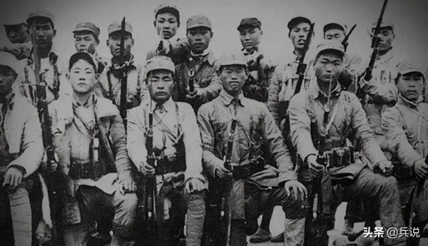 土匪殘殺20餘名幹部，凌辱2名女隊員，新四軍團長大刀復仇