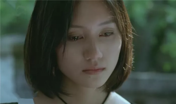 豆瓣7.8分的《藍色愛情》，潘粵明袁泉顏值巔峰，至今仍是經典