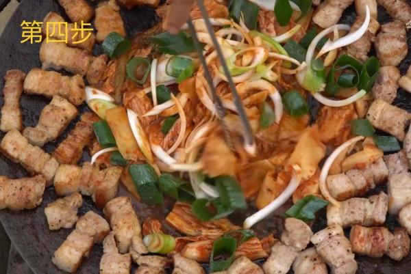 韓國香煎五花肉燉金拉麵的做法 韓國香煎五花肉燉金拉麵的做法