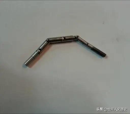 只因在路邊撿到一條鑰匙鏈，他動了七次手術保住性命，體重剩50斤