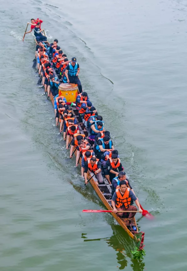 千燈湖第一漂！疊滘龍船火出圈！