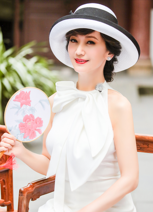 68歲趙雅芝：離過一次婚，32歲再婚也幸福，前夫後夫的孩子都是寶