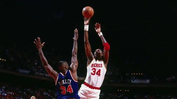 NBA紀實連載77：NBA超級福星，七冠王羅伯特霍里的開掛球生