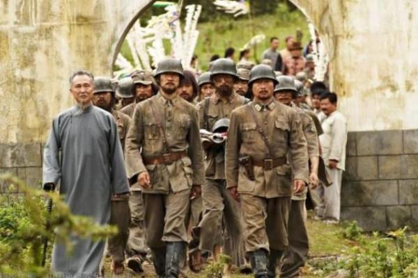 被哄騙進軍隊的抗日名將杜鼎，帶領勤雜兵血戰日軍，長壽活97歲