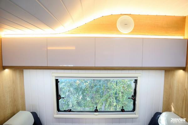 內飾格局表現優異 通艙設計的森宇躍進h500暢享版房車 內飾格局表現優異 通艙設計的森宇躍進h500暢享版房車