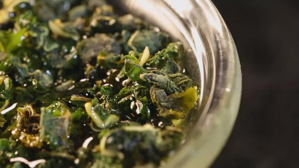 寒露後吃“神仙葉”!89歲名中醫常吃這碗粥,氣色紅潤、精力充沛 寒露後吃“神仙葉”!89歲名中醫常吃這碗粥,氣色紅潤、精力充沛