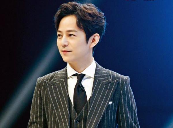 《快樂大本營》改名《你好星期六》，主持人僅剩何炅，謝娜吃醋？