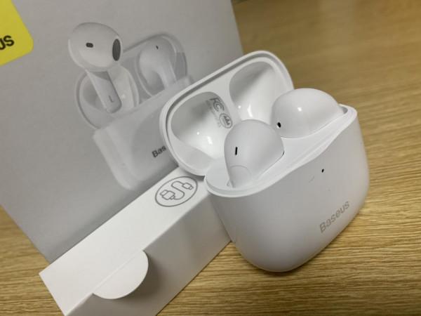 真無線藍芽耳機別買貴了，倍思E3僅售百元，品質好還有閃充功能