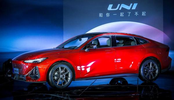 長安UNI-V實車終於亮相！盤點3款值得年輕人去入手的國產轎跑車！