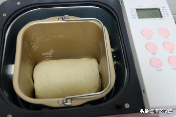 做麵包只要一臺麵包機，多圖詳解麵包製作，低糖無油配方真不錯
