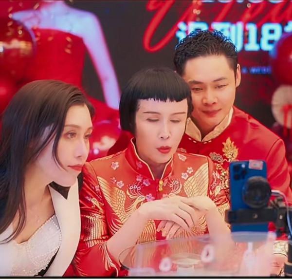 網紅孫書梅的開掛人生,從身無分文到月入千萬,56歲嫁小16歲男友 網紅孫書梅的開掛人生,從身無分文到月入千萬,56歲嫁小16歲男友