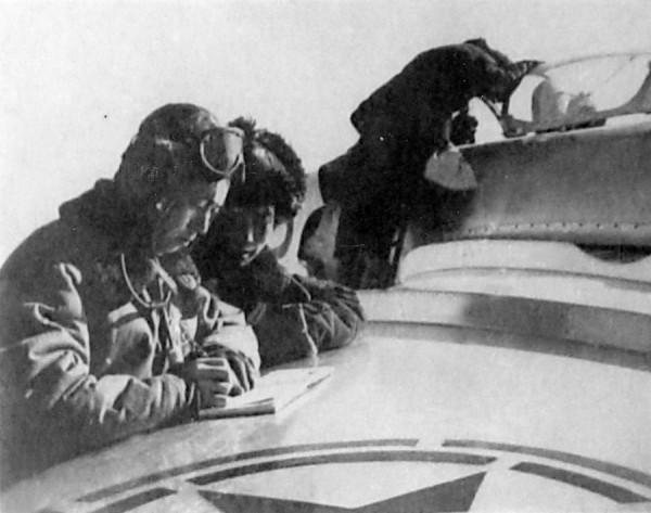 抗美援朝時，有一批隊伍曾秘密援助我國，一旦被抓就立刻開槍自殺