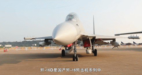 罕見，官方證實J16D強大足以匹敵F22，專家：F22單挑沒優勢