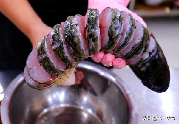 豆腐和它一起燉太鮮了,豆腐嫩滑入味,湯汁清淡,喝一次就忘不掉 豆腐和它一起燉太鮮了,豆腐嫩滑入味,湯汁清淡,喝一次就忘不掉