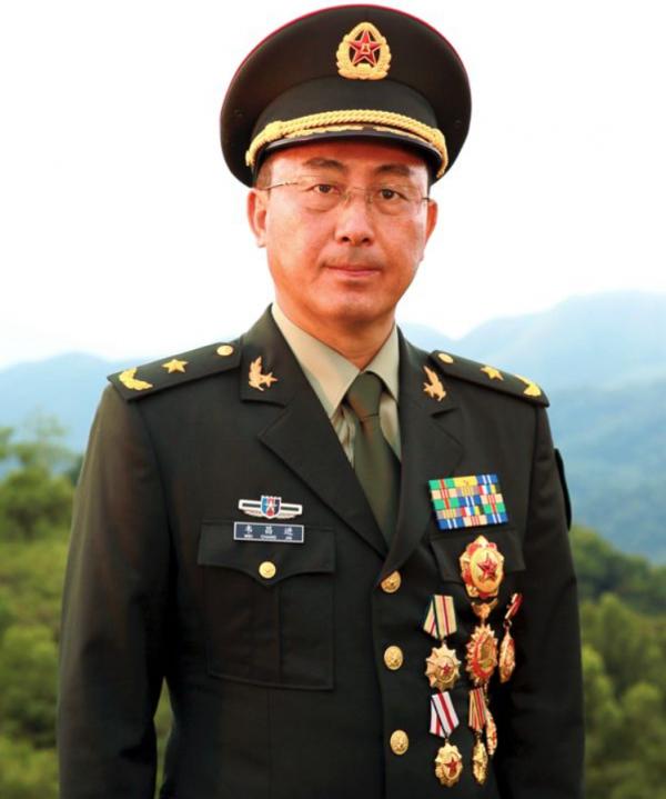 英雄韋昌進:左眼被打出後堅守11小時,對排長喊道:“向我開炮” 英雄韋昌進:左眼被打出後堅守11小時,對排長喊道:“向我開炮”