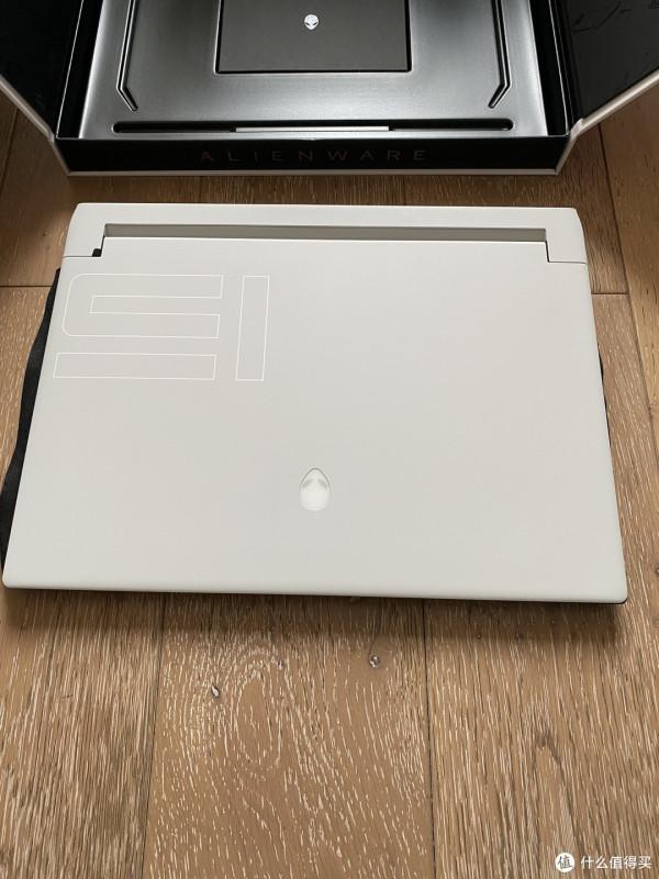 致我們終將逝去的青春！奔五的年紀狠心開箱外星人x15R1