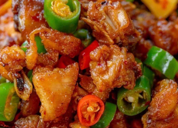 山東大叔炒菜18年，嫌麻煩只做2個菜，客人想吃別的菜不給做