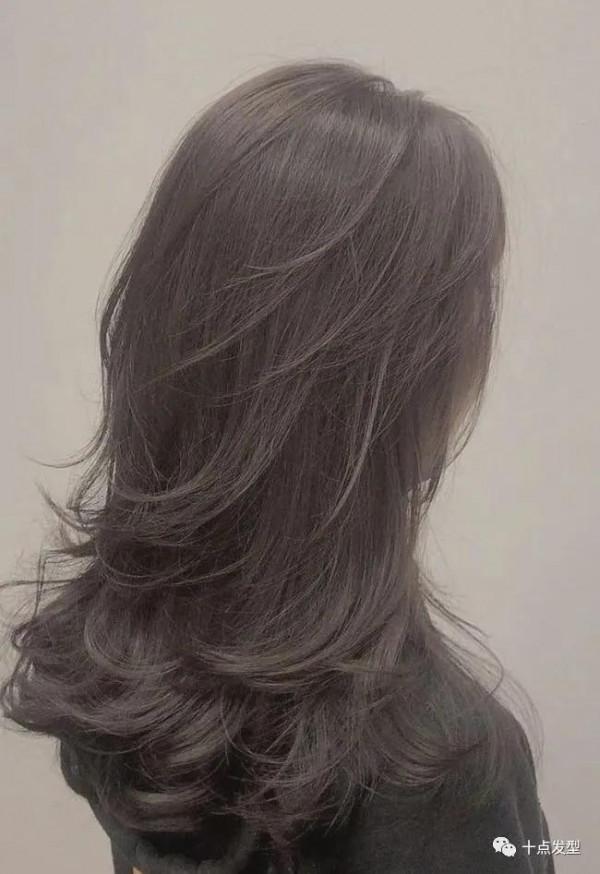 2021仍然是主流“半頭燙”,簡單好打理 2021仍然是主流“半頭燙”,簡單好打理