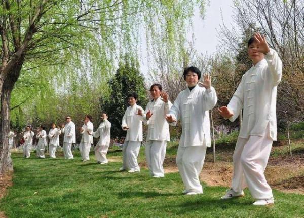 45歲後，進入“疾病爆發期”？醫生：若有五個跡象，建議早做檢查