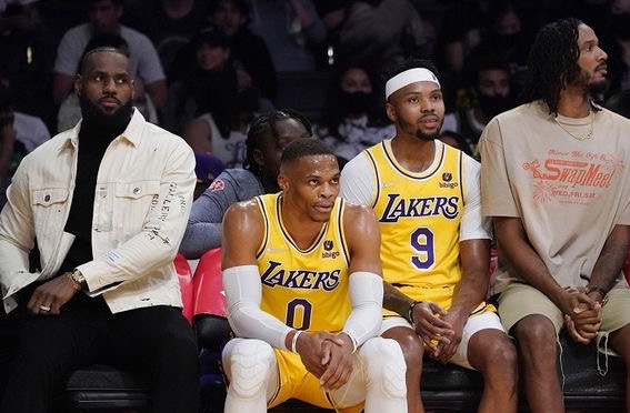 親宣!勇士老闆力保克萊,西蒙斯交易停滯,湖人防守鐵閘傷情更新 親宣!勇士老闆力保克萊,西蒙斯交易停滯,湖人防守鐵閘傷情更新