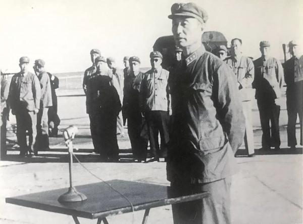 1955年，美三艘航母進入臺海，毛主席說：讓蔣軍撤退，莫貪小利