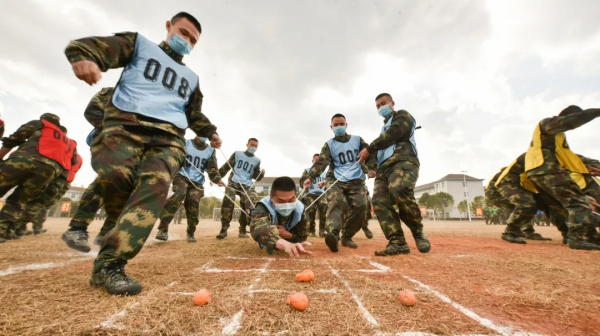 東風快遞員的週末,原來軍營生活也可以這麼潮! 東風快遞員的週末,原來軍營生活也可以這麼潮!