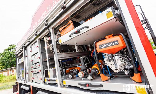 用於救援火車的卡車，8X8驅動，帶您好好看看這輛斯堪尼亞破障車