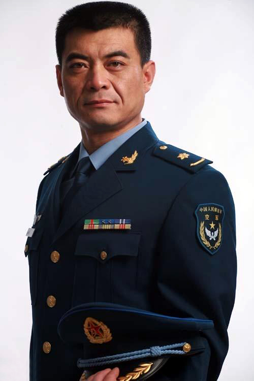 著名演員唐靜：與王新軍離異後，她與兒子的生活狀況怎樣？