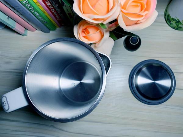 暖到心坎裡！摩飛燒水壺，控溫屏顯，盡享水自由