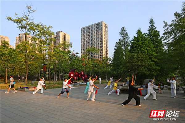 態度真能決定你晨練功夫段位?看看這水平就知道了 態度真能決定你晨練功夫段位?看看這水平就知道了