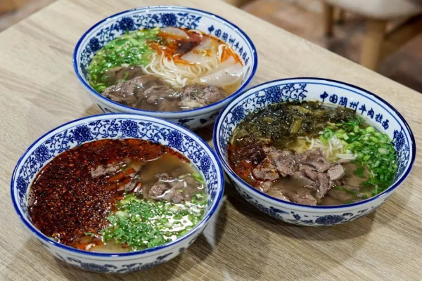 一碗全國人民都愛的牛肉麵是什麼樣子的？