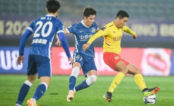 重磅！足協盃昨晚又爆發大規模衝突，20多人加入混戰，場面失控