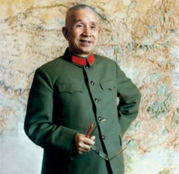 毛主席要粟裕入朝作戰，粟裕因頭痛錯過，後才知他頭裡有3枚彈片