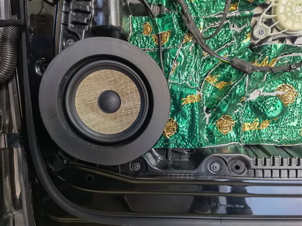 賓士GLB200音響改裝勁浪亞麻兩分頻 9單元系統更配豪車段位