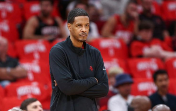 NBA刺激一天：太陽13連勝，火箭15連敗，雄鹿狂勝31分創三項第一