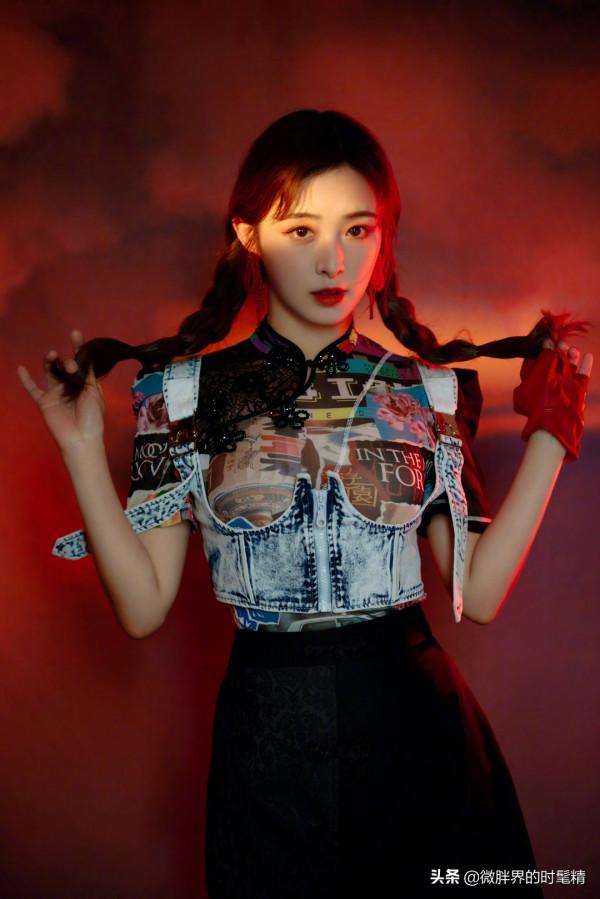 第一次看劉詩詩扎麻花辮,少女感“營業”的她,是被楊冪傳染了? 第一次看劉詩詩扎麻花辮,少女感“營業”的她,是被楊冪傳染了?