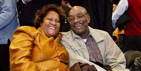 因父親離世舉止瘋狂，馬布裡用中國文化治癒自己，成北京榮譽市民