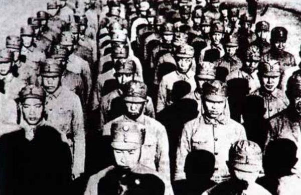 上海解放，一“農婦”寫信給陳毅，才知：“八百壯士”竟尚在人間