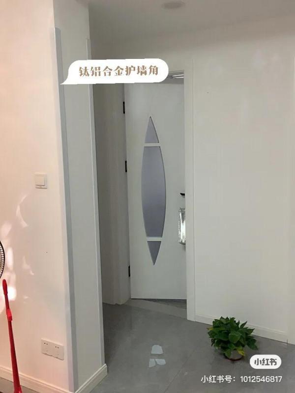 完美包住了牆邊，又再次購買，貼合度好，海綿膠撕了就能裝上