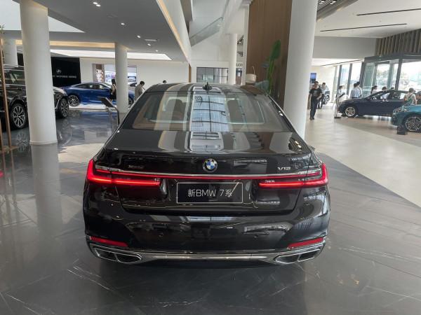4座+V12才叫真豪華!寶馬7繫到店實拍,S級都黯然失色? 4座+V12才叫真豪華!寶馬7繫到店實拍,S級都黯然失色?