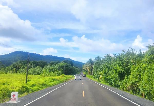 在這個太平洋島國，中國政府援建的公路建成通車