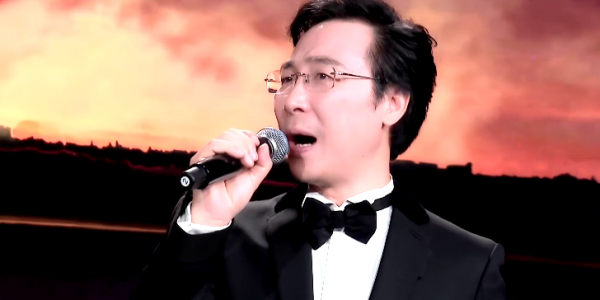 把唐國強和張國立安排在一起，導演用心了，殷秀梅把晚會推向高潮