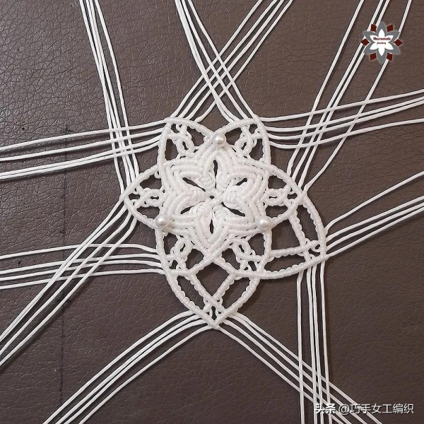 用繩子就能編出漂亮的雪花，超詳細的教程，一步一步教你編