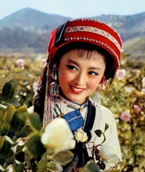 四歲喪母，被精神病折磨半生，“阿詩瑪”楊麗坤的悲慘人生