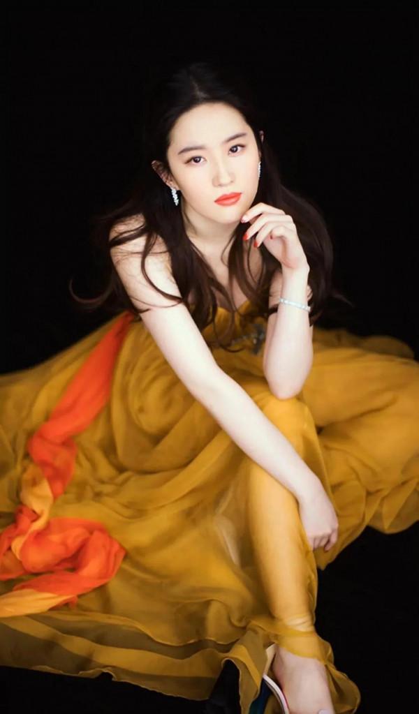 神仙姐姐劉亦菲氣質優雅