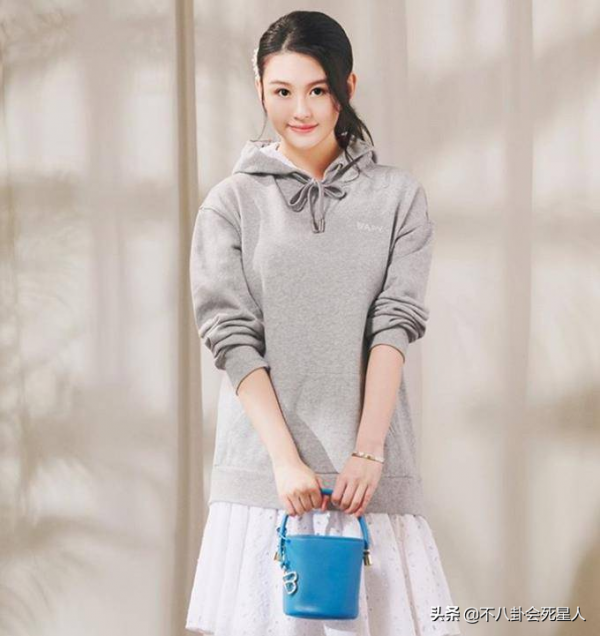 7位星二代名媛,個個國外留學,16歲將繼承36套房 7位星二代名媛,個個國外留學,16歲將繼承36套房