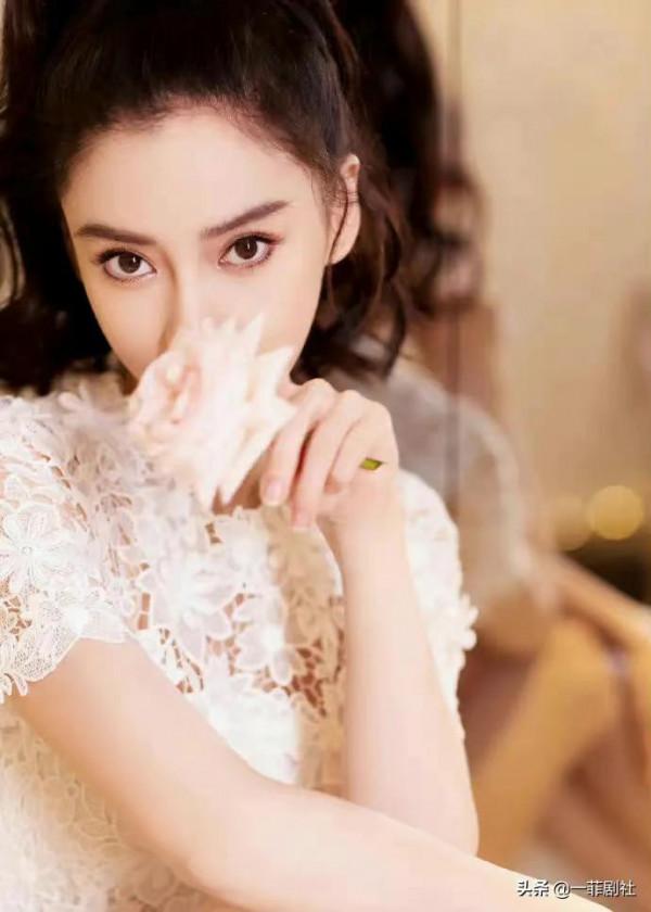 娛樂圈最新爆料,眾多頂流在內,秀場旁若無人秀恩愛,吃瓜來了 娛樂圈最新爆料,眾多頂流在內,秀場旁若無人秀恩愛,吃瓜來了