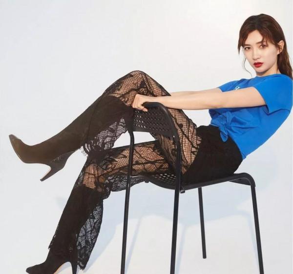 江疏影的“絲襪腿”火了，明明什麼都沒穿，卻像穿了一樣光滑