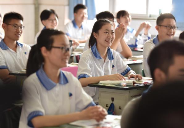 為防止學生“犯花痴”,教材編者可以有多拼?看過對比圖後才明白 為防止學生“犯花痴”,教材編者可以有多拼?看過對比圖後才明白